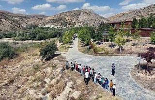 Sille Tabiat Okulu öğrencilerle doğa arasında...