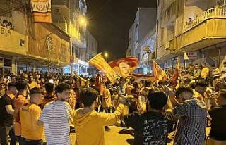 Silopi’de Galatasaray taraftarları şampiyonluğu...
