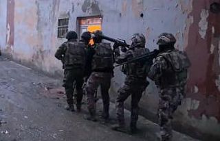 Şırnak merkezli 7 ilde ’çukur-barikat’ terör...