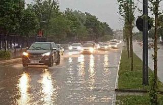 Sivas’ta cadde ve sokaklar göle döndü