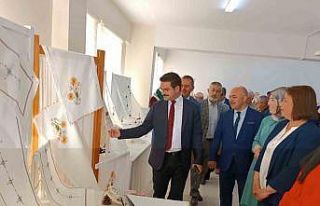 Şuhut Halk Eğitim Merkezi yıl sonu sergisi açtı