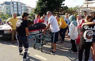 Sürücü adayının fren yerine gaza bastığı otomobil...