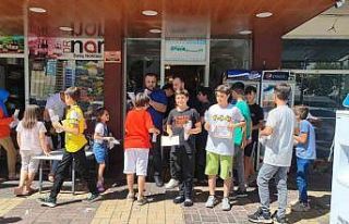 Takdir alanlara kebap ikramı