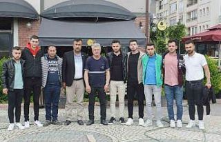 Takımdan arkadaşlarını en güzel günlerinde yalnız...
