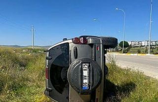 Takla atan jeepteki 2 kişi yaralandı