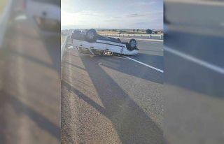 Takla atan otomobildeki 3 kişi yaralandı