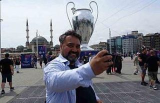 Taksim Meydanı’na getirilen dev UEFA Şampiyonlar...