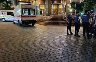 Taksim’de korkunç olay: Otelin demir korkuluklarına...