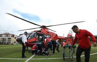 Tansiyon hastası yaşlı hasta hava ambulansı ile...