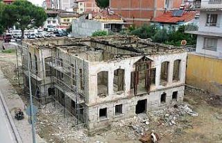 Tarihi yapı yeniden hayat buluyor