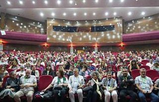 Tarsus Şehir Tiyatrosu, ’Çehov Vodvil’ oyununu...