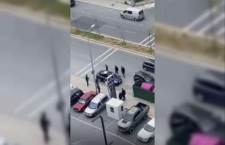 Tartıştığı kişiye sunrooftan vurmaya çalıştı,...