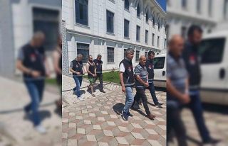 Tartıştıkları komşularını baltayla ağır yaralayan...