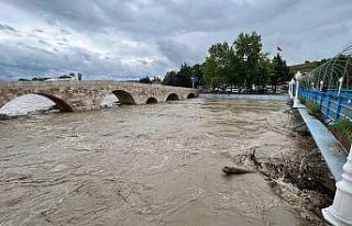 Taşköprü’de tarihi köprü su debisinin yükselmesi...