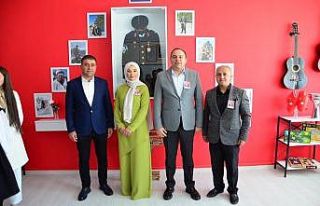 Tatvan’da okulda sergi açılışı