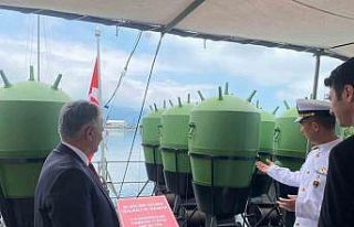 TCG Nusret Mayın Müze Gemisi Hopa Limanında ziyaretçilerini...