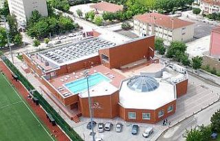 Tepebaşı’nda açık havuz keyfi başladı