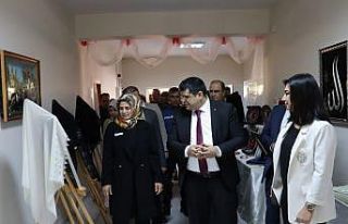 Tercan’da hayat boyu öğrenme sergisi açıldı