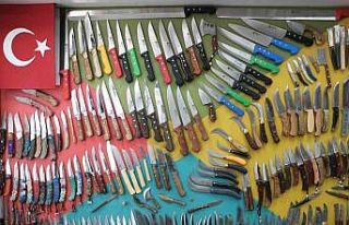 Tescilli Maraş bıçakları kurbana hazır