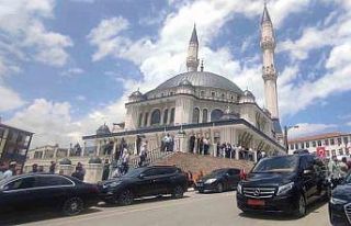 Tevhid Cami ibadete açıldı