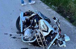 Tır ile motosiklet çarpıştı: 2 yaralı