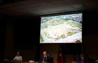 Tonlarca çöp dökülen yer, gençlik ve spor merkezi...