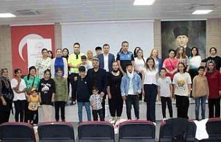 Trafik Tescil ve Toplum Destekli Polislerden bilgilendirme