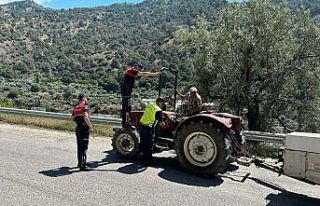 Traktör sürücülerine reflektörün önemi anlatıldı