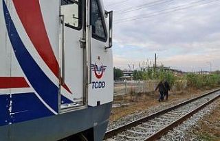 Trenin çarptığı 2 yaşındaki çocuk öldü