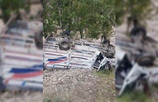 Tunceli’de kamyonet ters döndü