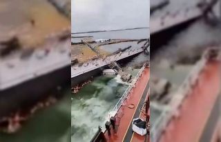 Tuzla tersanesinde korkutan anlar: Gemi havuzu battı