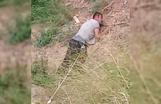 Uçurumda mahsur kalan şahıs itfaiye ekipleri tarafından...