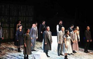 Uluslararası Tiyatro Festivali heyecanı sürüyor