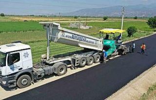 Umurlu Armutlu yolu sıcak asfalta kavuştu
