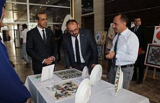 Üniversite öğrencileri eserlerini sergiledi