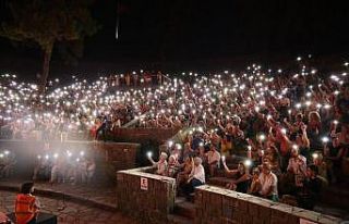 Ünlü sanatçı Marmaris’i coşturdu