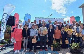 Üreticilere ‘aronia’ fidanı dağıtıldı