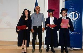 ÜYEP’li öğrencilerin mezuniyet sevinci