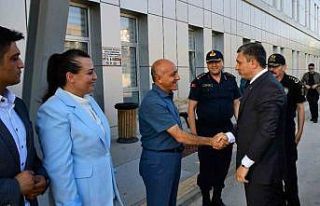Vali Şahin’den bayram ziyaretleri