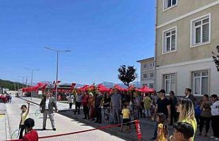 Vali Tavlı depremzede aileler ile Bayram şenliğinde...