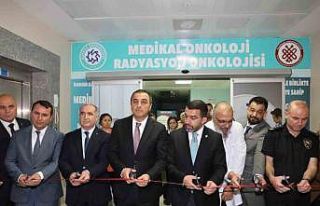 Vali Türker Öksüz, Onkoloji Servisi’nin açılışını...