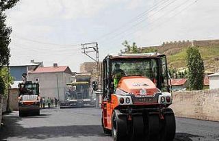 Van Büyükşehir Belediyesinden yol asfaltlama çalışması
