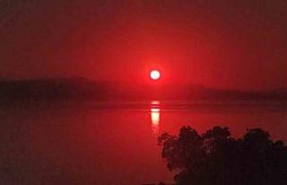 Van Gölü manzaralı eşsiz günbatımı