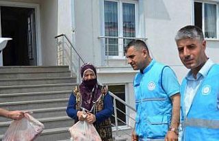 Varto’da kurban eti dağıtımı