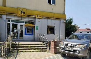 Yağmur sonrası PTT şubesi kapandı