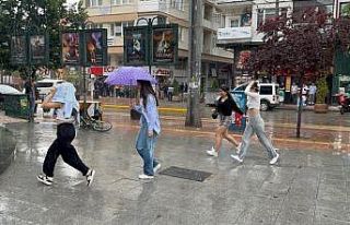 Yağmurdan nasıl kaçacaklarını bilemediler