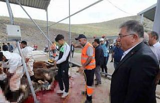 Yakacık’ta kurbanlar güvenle kesildi