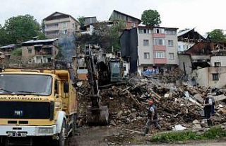 Yangında zarar görenlere 125 bin nakdi destek