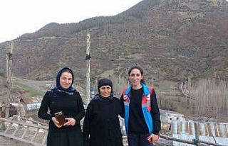 Yaşlılara bal dağıtıldı