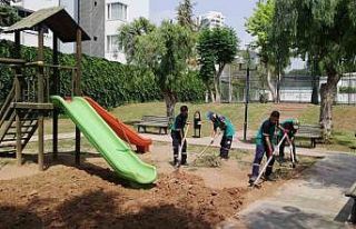 Yenişehir Belediyesi, park ve yeşil alanlarda çalışmalarını...